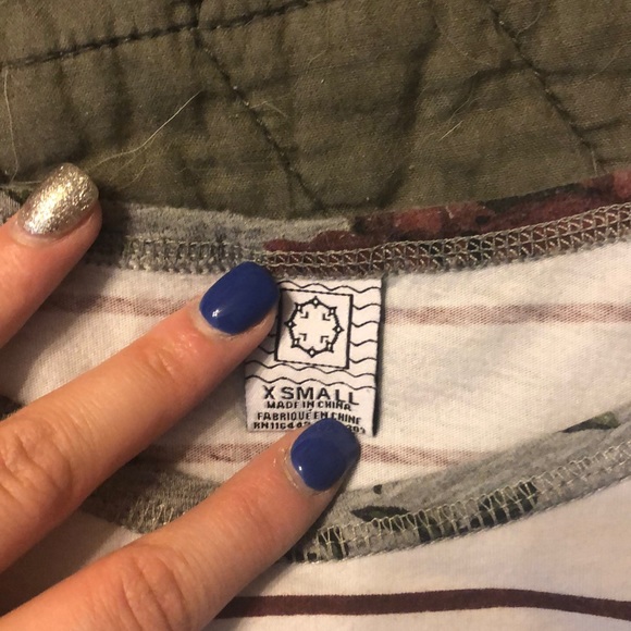 Quarter sleeve shirt from Zumiez - Picture 2 of 4